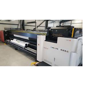 Machine d'impression UV très grand (500cm) 6 couleurs 
Sa qualité d'impression et sa très grande largeur nous permettent de réaliser vos impressions de bâches et toiles sans raccord. Nous imprimons les supports suivants : bâche - jet-texM1- digitexM... 